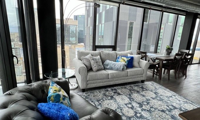 Downtown Winnipeg Apartment | Luxury 2 bed 2 bath across jets arena 16th floor with amazing view