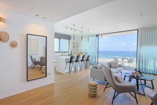 Tel Aviv Promenade Apartment | Luxury 2BD Beach Apartment 15
