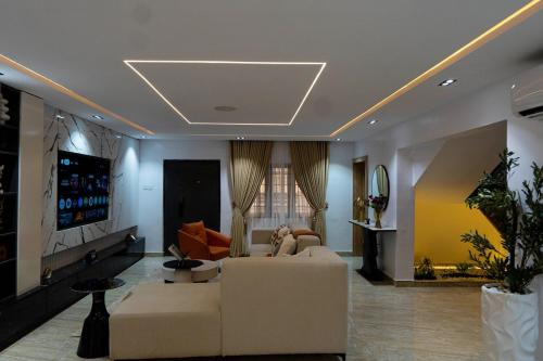 Ibadan Apartment | Luxury 3 bedroom duplex with private cinema