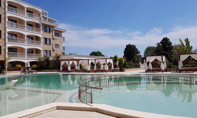 Nessebar Apartment | Luxury 4-room apartment in apartment hotel "Valencia Gardens" on beautiful beach for demanding people