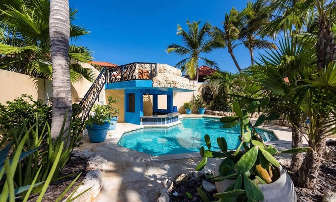 Opal Villa | Luxury 4br4ba Villa w Hottub Pool Ocean Views