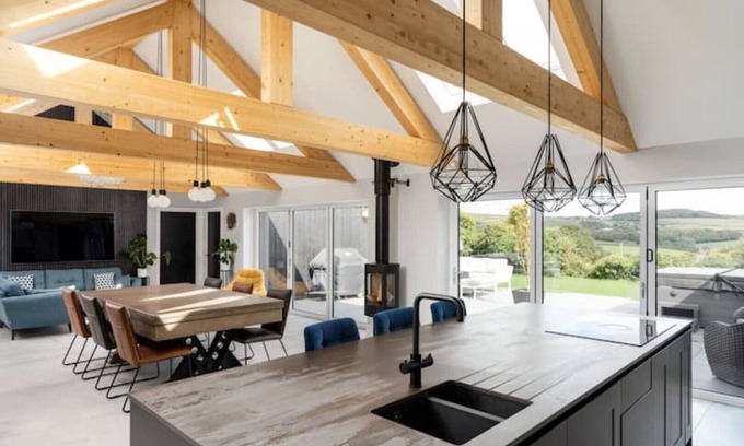 Saint Erth Praze House | Luxury 5 bedroom bungalow near Porthleven