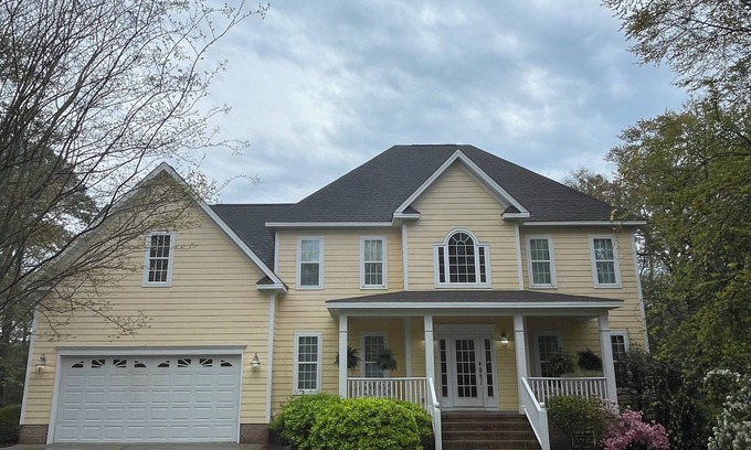 Cedar Point House | Luxury 5-bedroom house in Cedar Point with AC, WiFi, hotub, private yard & more!