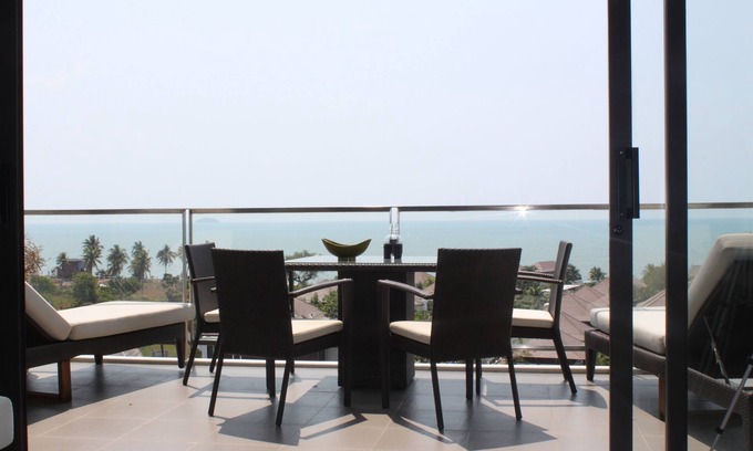 Chakphong Apartment | Luxury apartment with beautiful sea view and large terrace