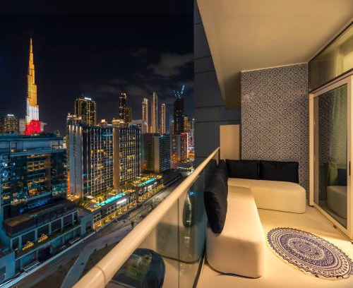 Downtown Dubai Apartment | Luxury Apartment with Balcony & Full Burj Khalifa View by Dejaview Stays