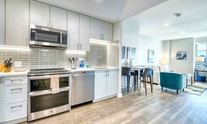 Quincy Apartment | Luxury Apt Near Downtown