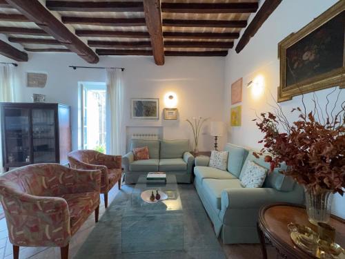 Old Town Apartment | Luxury Apt Priori 46 in City Centre - ItalyWeGo