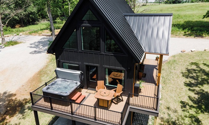 Lake Forest Estates Cabin | Luxury Cabin