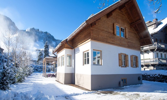 Kitzbuehel Ski Chalet | Luxury chalet, 250m to the Streif ski run