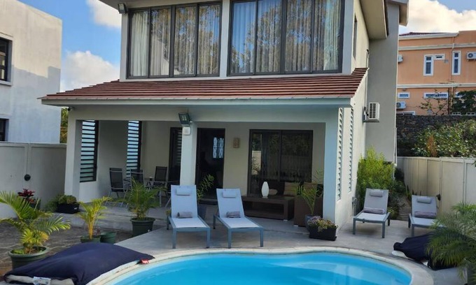 Calodyne Villa | luxury cheerful 4 bedrooms villa in Calodyne
