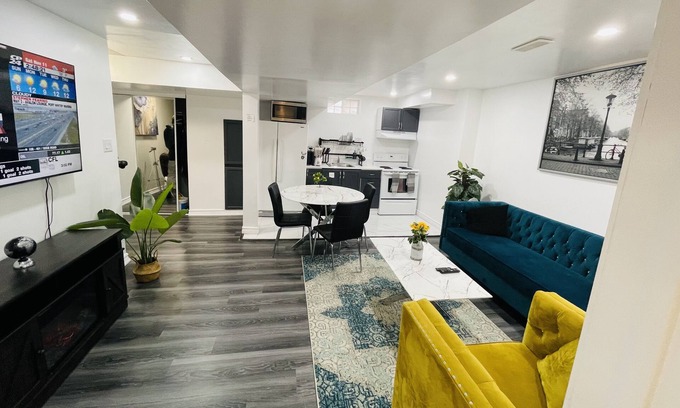 Brampton Apartment | Luxury Chic 2BR End Unit in Central Brampton