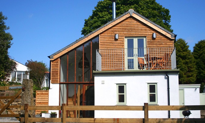 Saint Erth Praze Cottage | Luxury child and baby friendly rural retreat. Close to Porthleven and St Ives
