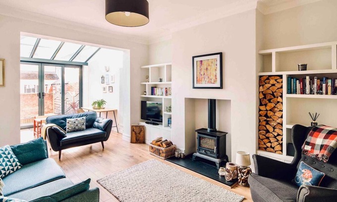 Whitley Bay House | Luxury Coastal Retreat In Whitley Bay - Sleeps 9