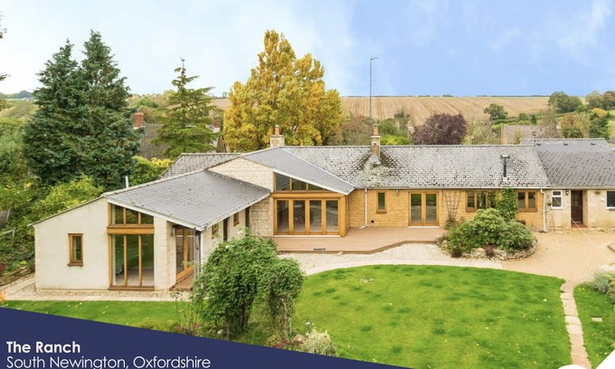 Sibford Gower House | Luxury Cotswolds House sleeps 14, walk-pub, mins to Soho Farm