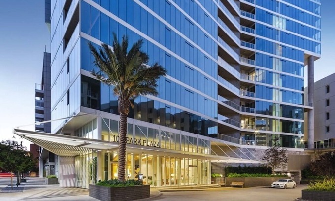 Marina District Apartment | Luxury Downtown Space