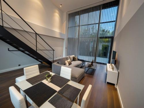San Sebastian de los Reyes Apartment | Luxury loft con jardín cerca del aeropuerto