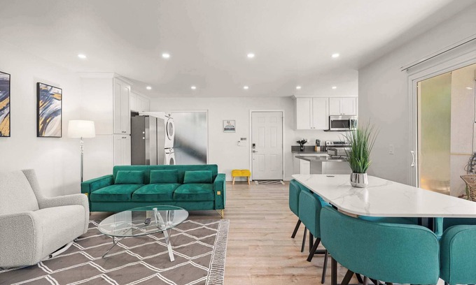 Altadena Apartment | Luxury Escape w/Private Balcony & Free Parking #3