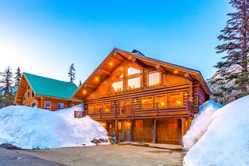 Snoqualmie Pass House | Luxury Family Cabin at Summit West
