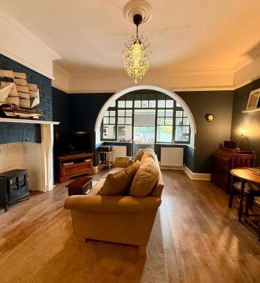 Sheringham Apartment | Luxury Garden Flat by the Sea, Captains Quarters