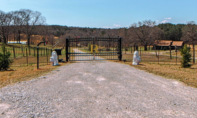 Douglasville Apartment | Luxury Gated Douglasville Home