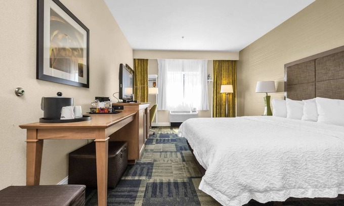 Vacaville Hotel | Luxury Getaway! with Free continental breakfast, close to Southwood Park