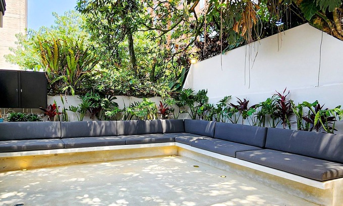 Zona Rosa House | Luxury Home In Las Lomas