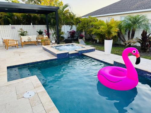 Trailer Estates House | Luxury Home W Heated Pool & Spa Near IMG & Siesta Key Beach