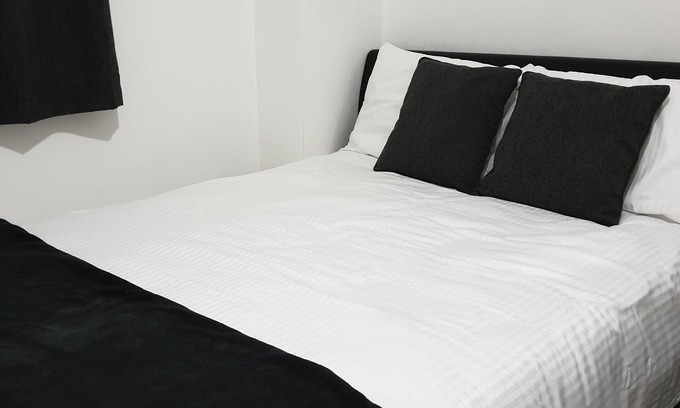 Walsall House | Luxury Homestay in Walsall