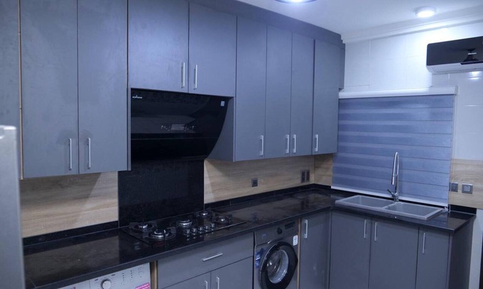 Abuja House | Luxury House - Sleeps 8 & Free Parking