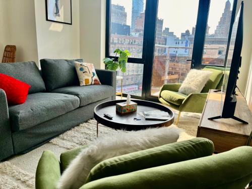 Little Italy Apartment | Luxury in Little Italy 2 Bedroom Private Balcony
