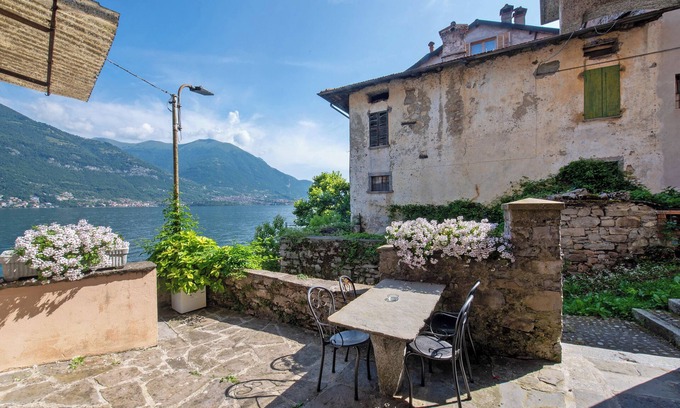 Lezzeno House | Luxury Lakefront Property with Lake View & Wi-Fi