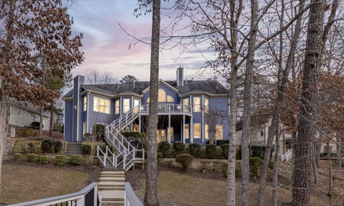 Olde Ferry Estates House | Luxury lakehouse with POOL SUMMER 2024. Hot Tub. Boat and Jet Ski Rental