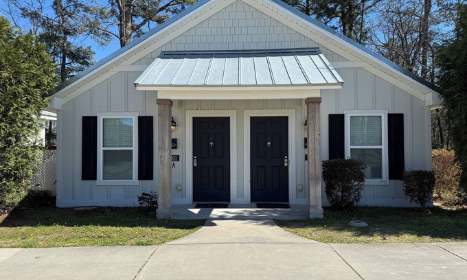 Elizabethtown Resort | Luxury Lodging, Lakefront View, 2 Queen Beds w/Private Bath, Private Patio.