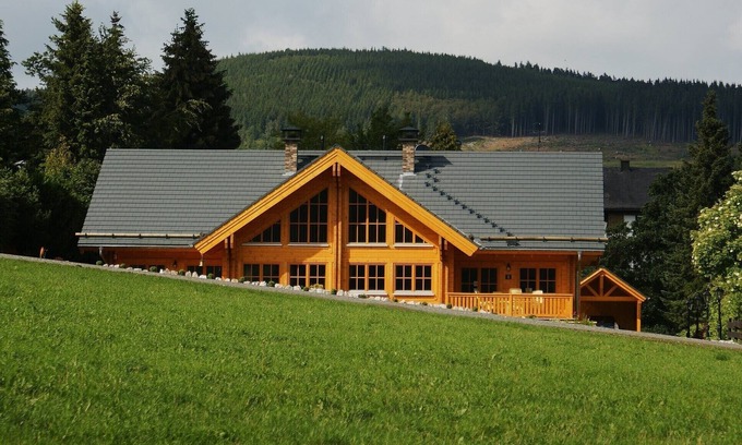 Ortsmitte House | Luxury log cabin, right on the K1 ski and mtb. Elevator Willingen, family friendly