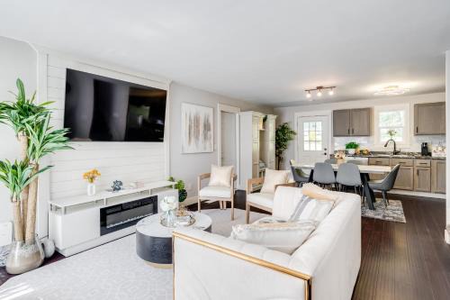 Parkdale Villa | Luxury Midterm Rental for Families, Medical and Corporate Professionals Cincy