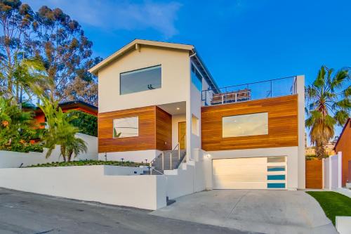 Park West House | Luxury Ocean & Canyon views near downtown