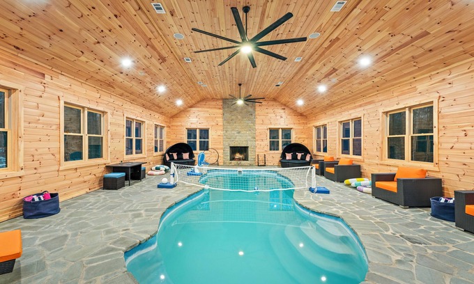 White Haven Cabin | Luxury Poconos Retreat w/Pool, Arcade, Golf Sim & More | Grand Timber