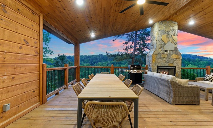 Broken Bow House | Luxury Retreat in Broken Bow