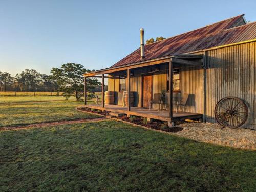 Broke House | Luxury Rustic Cottage in Hunter Valley