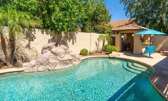 Paradise Park Vista House | Luxury Scottsdale Home w/HTD Pool!