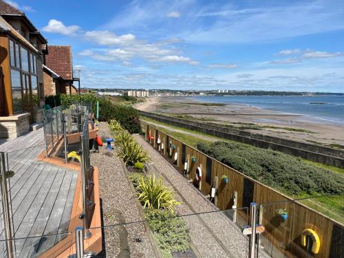 Kirkcaldy Apartment | Luxury Seaside Home with Incredible Views