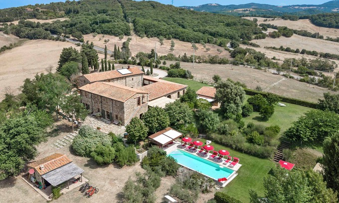 Pomarance Villa | Luxury SPA and retreat in Tuscany with Depandance