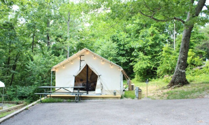 Delta RV Rental | Luxury Spacious Glamping, Lake View, Grill, Pool, Pet Friendly, Swim