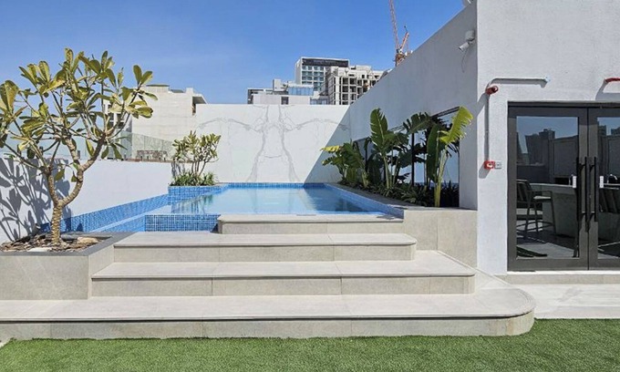 Jumeirah Village Circle Apartment | Luxury Stay At JVC with Pool & Gym