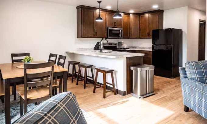Brillion Apartment | Luxury Suites #4