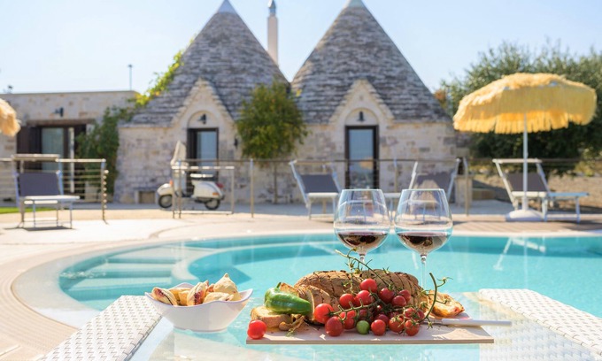 Castellana Grotte Villa | Luxury trullo, Private Pool, Air con, Private Tennis Court, Pizza Oven