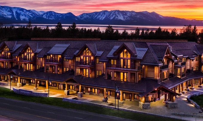 South Lake Tahoe Condo | Luxury Two Bedroom Residence Steps From Heavenly Village Book 7 Nights for 10% Off by RedAwning