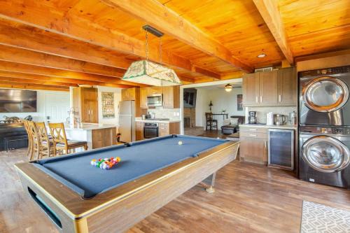 Mount Helix House | Luxury View Home Perfect for SD Getaway Sleeps 12