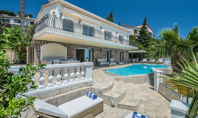 Espero-Pax Villa | Luxury Villa with Sea Views