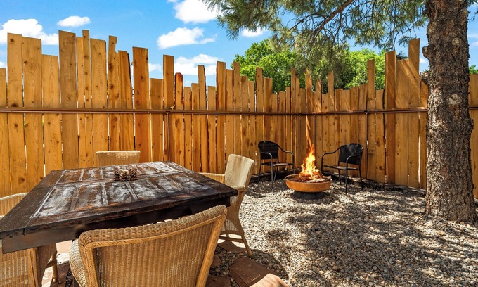 Taos Resort | LUXX LODGE Glamping and Taos RV Park